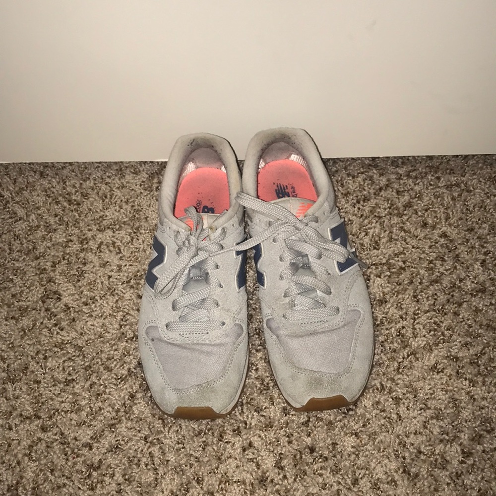 7.5 New balance blue and pink sneakers